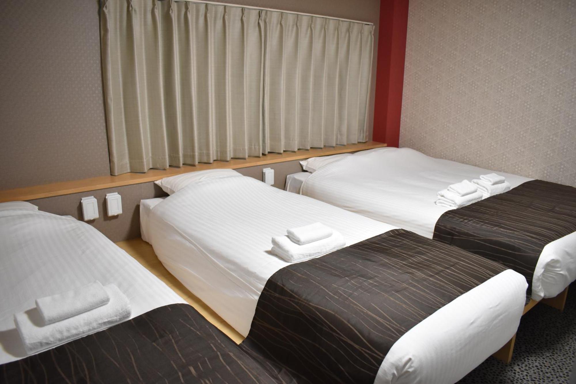 Shinsaibashi House Hotel Osaka Buitenkant foto